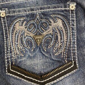 Guess  Rare Jeans Sz 28 Distressed and Gorgeous Embroidered Pockets